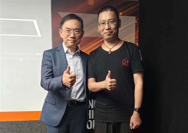 独家专访AMD高级副总裁王启尚：打造开放生态链 拥抱AI大时代