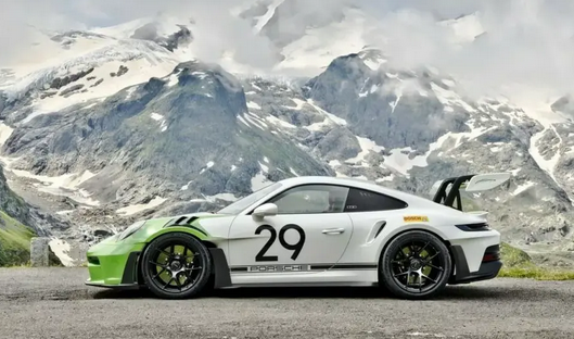 国内落地超700万！保时捷911 GT3 RS冠军致敬特别版发布