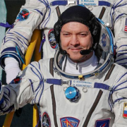 俄宇航员创造新纪录：累计在太空停留1000天