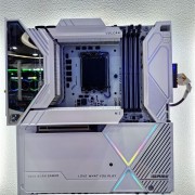 七彩虹Z790火神主板现身：首次E-ATX大板设计 黑白双色可选