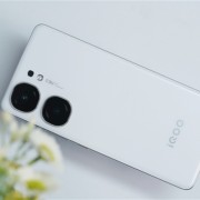 骁龙8 Gen3双芯战神！iQOO Neo9S Pro+星曜白图赏