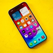 苹果冲上热搜第二！郭明錤称iPhone 17不使用节省空间的主板材料