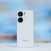 骁龙8 Gen3双芯战神！iQOO Neo9S Pro+星曜白图赏